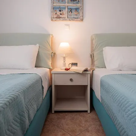 9 Muses Naxos Kastraki (Naxos)